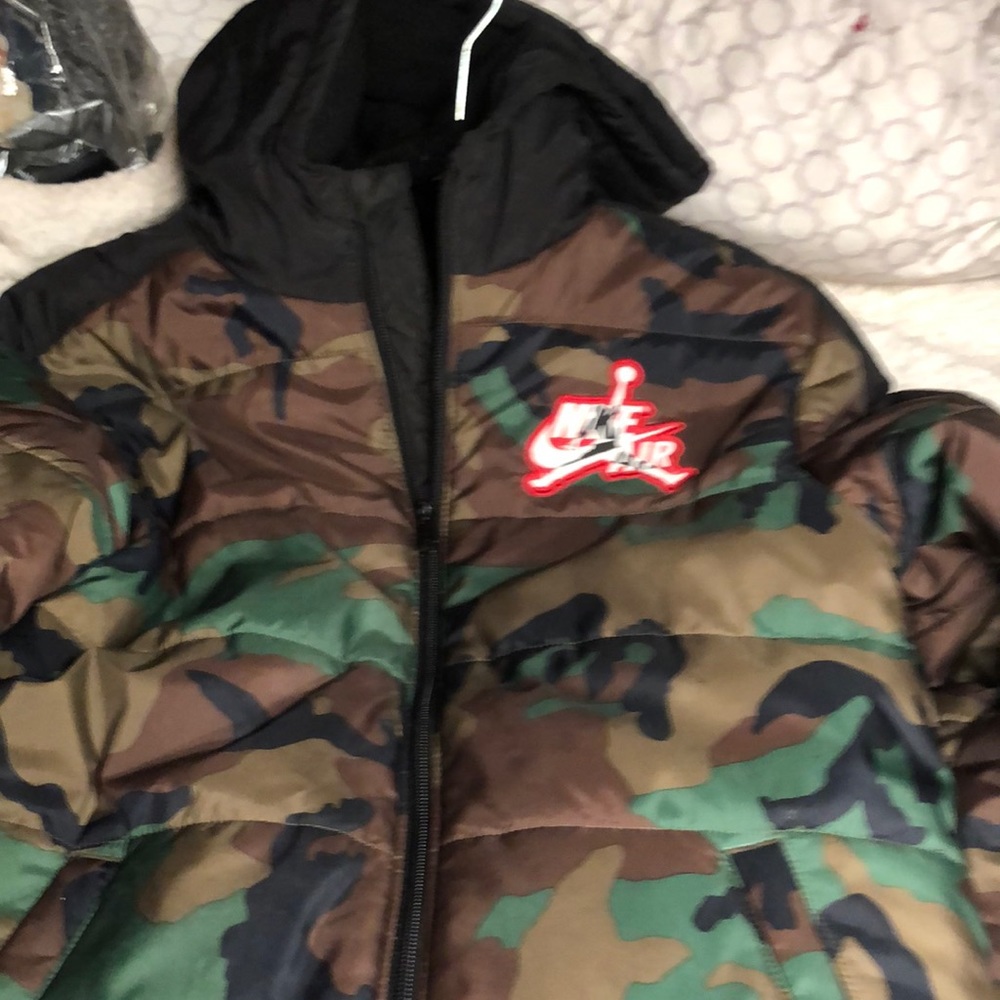 Nike air camouflage hoodie size 12 to 13 years/large